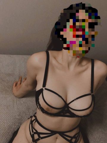 Алина Стриптизёрша