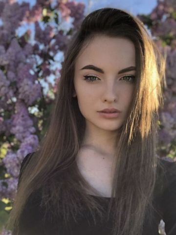 Лилия Молодая